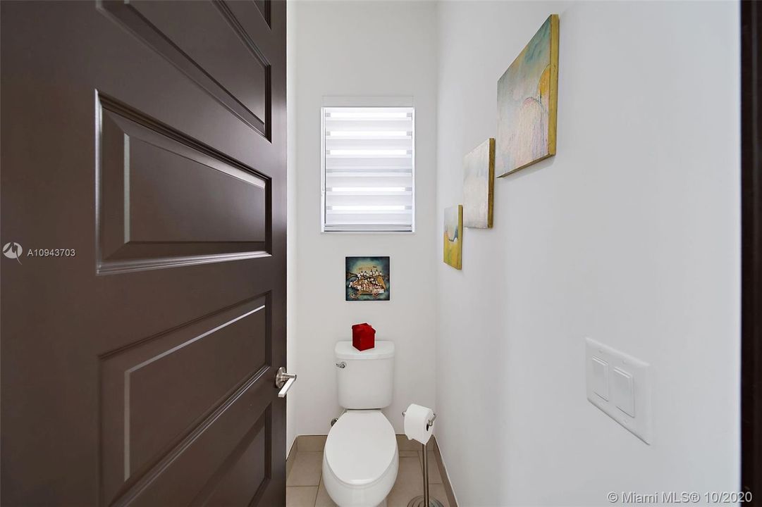 Vendido Recientemente: $475,000 (3 camas, 2 baños, 1977 Pies cuadrados)