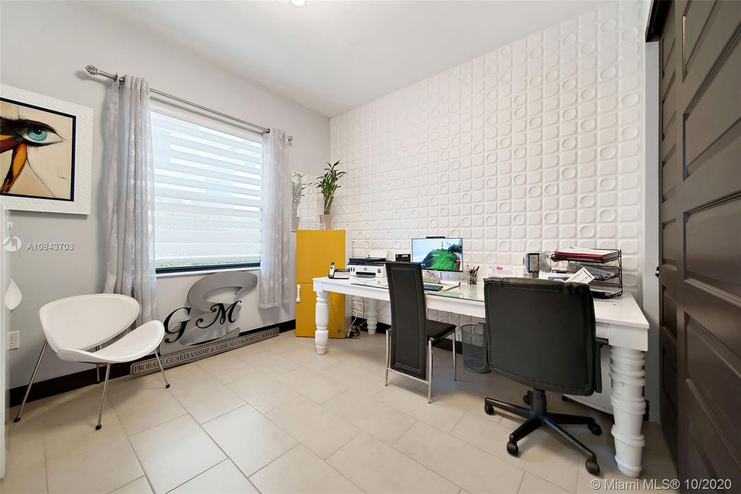 Vendido Recientemente: $475,000 (3 camas, 2 baños, 1977 Pies cuadrados)