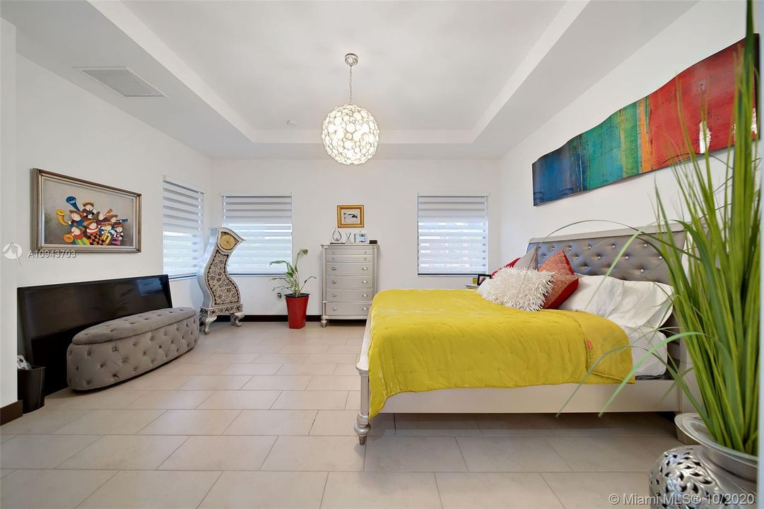 Vendido Recientemente: $475,000 (3 camas, 2 baños, 1977 Pies cuadrados)