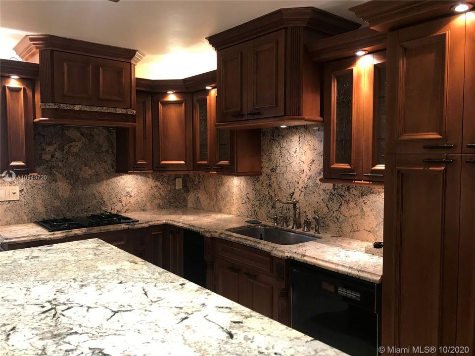 Vendido Recientemente: $499,900 (3 camas, 2 baños, 1713 Pies cuadrados)