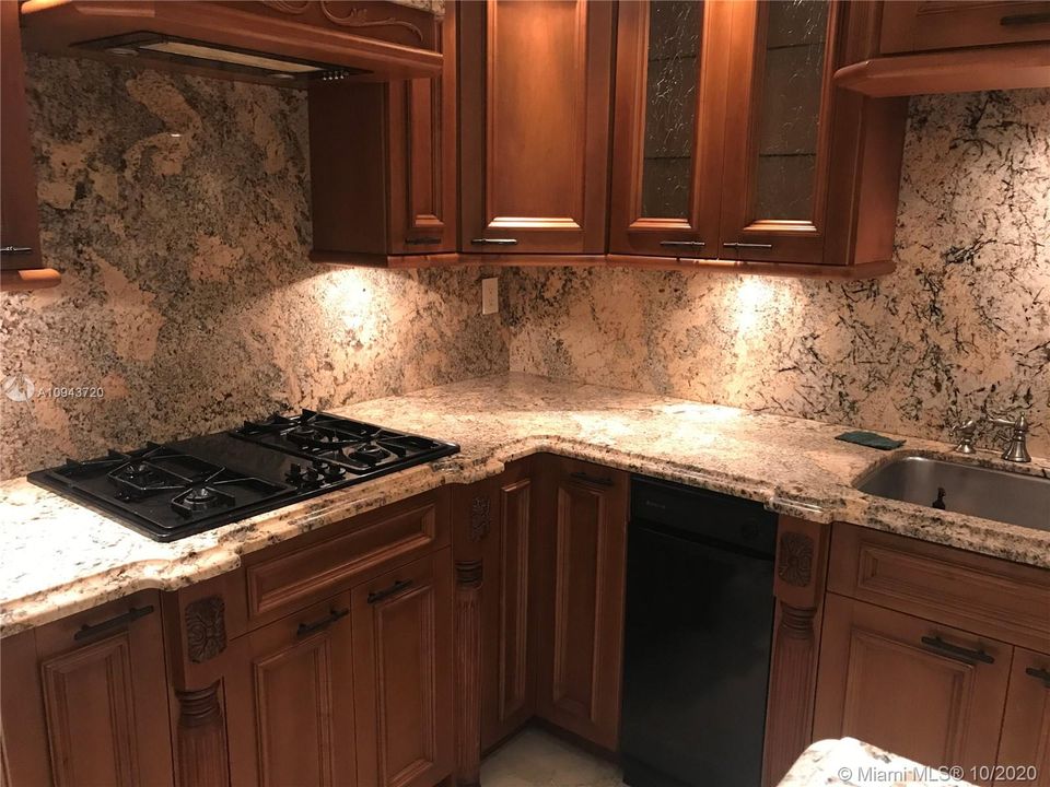 Vendido Recientemente: $499,900 (3 camas, 2 baños, 1713 Pies cuadrados)