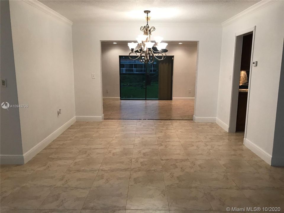 Vendido Recientemente: $499,900 (3 camas, 2 baños, 1713 Pies cuadrados)