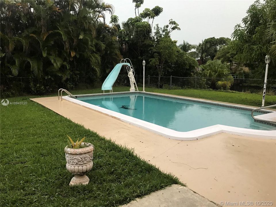Vendido Recientemente: $499,900 (3 camas, 2 baños, 1713 Pies cuadrados)