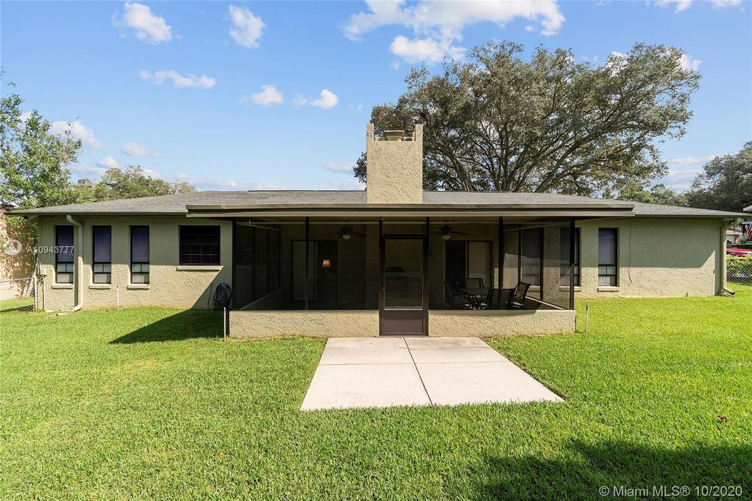 Vendido Recientemente: $270,000 (3 camas, 2 baños, 2256 Pies cuadrados)