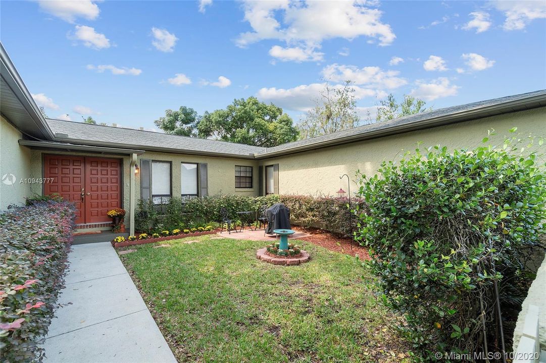 Vendido Recientemente: $270,000 (3 camas, 2 baños, 2256 Pies cuadrados)