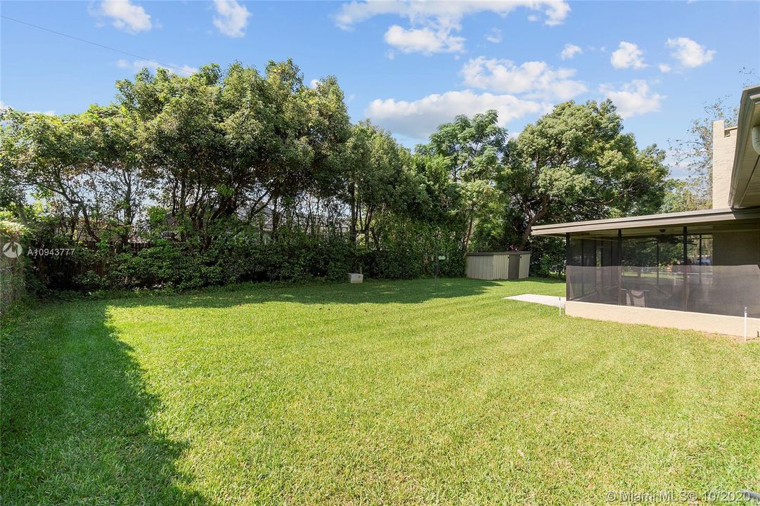 Vendido Recientemente: $270,000 (3 camas, 2 baños, 2256 Pies cuadrados)