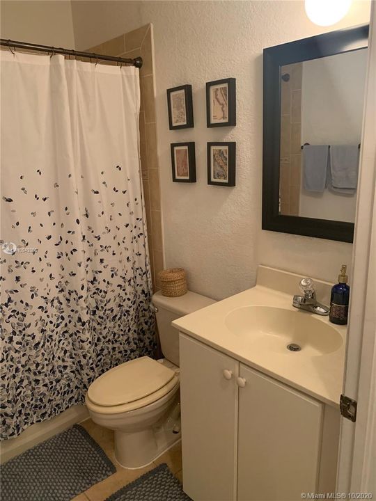 Recently Sold: $310,000 (3 beds, 3 baths, 1462 Square Feet)