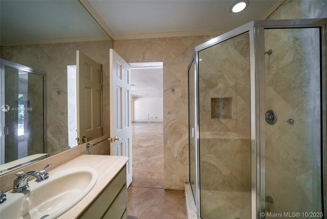 Recently Sold: $1,785,000 (4 beds, 4 baths, 2458 Square Feet)