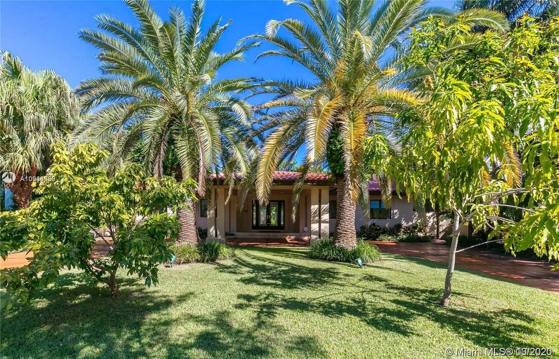 Recently Sold: $1,785,000 (4 beds, 4 baths, 2458 Square Feet)