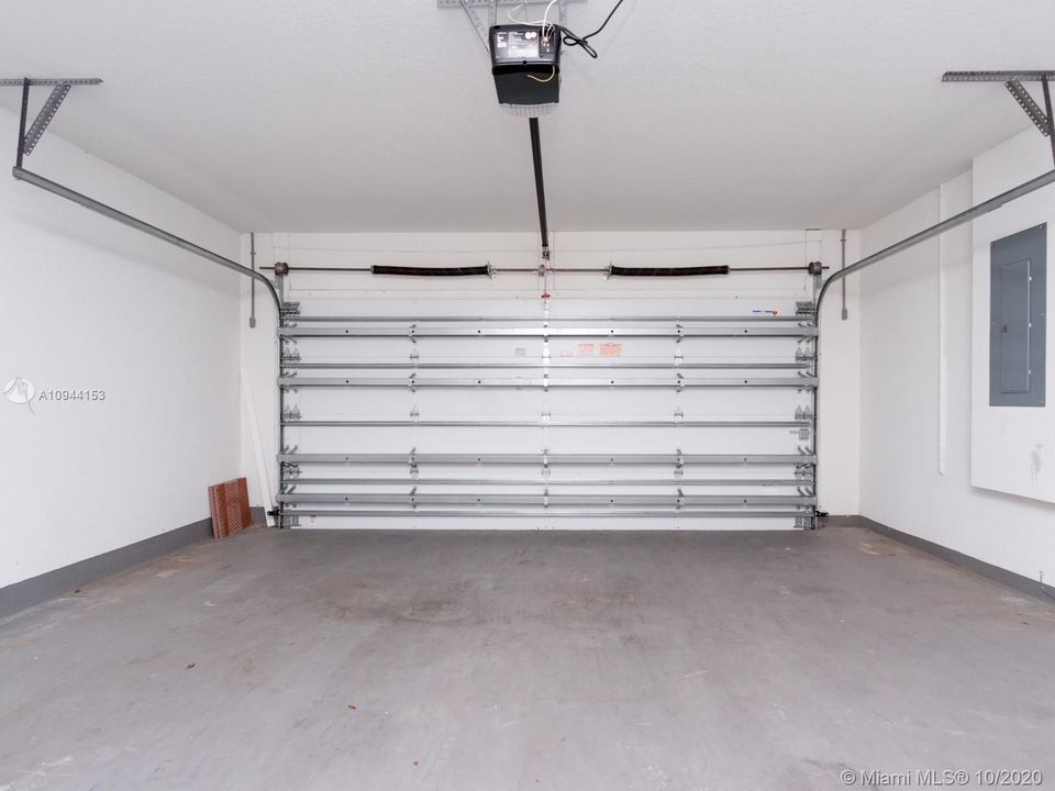 Недавно арендовано: $3,400 (4 спален, 4 ванн, 2602 Квадратных фут)