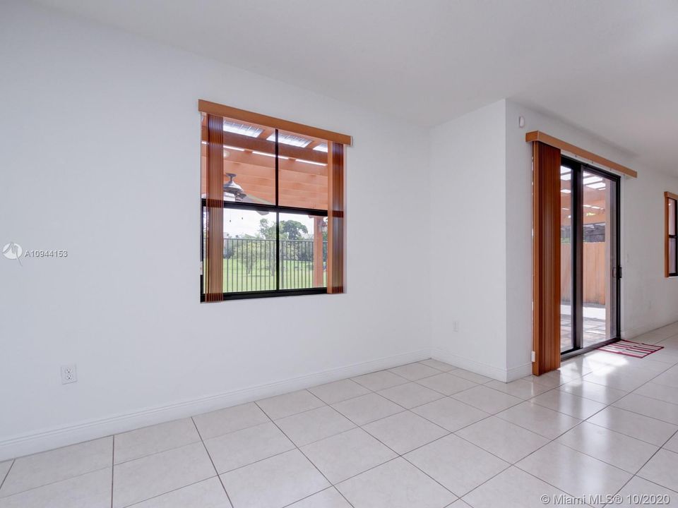 Недавно арендовано: $3,400 (4 спален, 4 ванн, 2602 Квадратных фут)