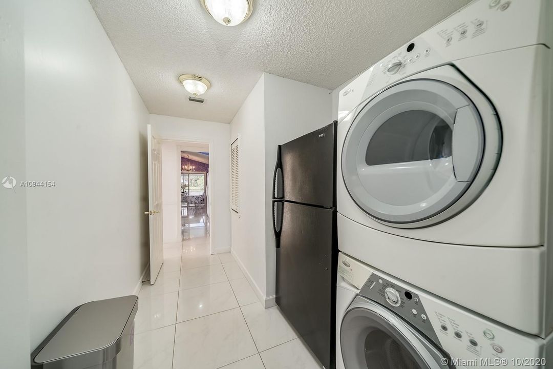 AMPLE LAUNDRY ROOM