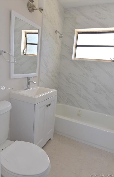 Vendido Recientemente: $369,900 (4 camas, 2 baños, 1740 Pies cuadrados)
