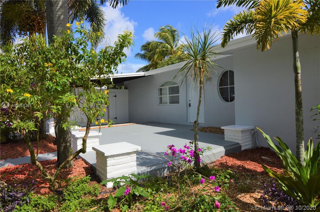 Vendido Recientemente: $369,900 (4 camas, 2 baños, 1740 Pies cuadrados)