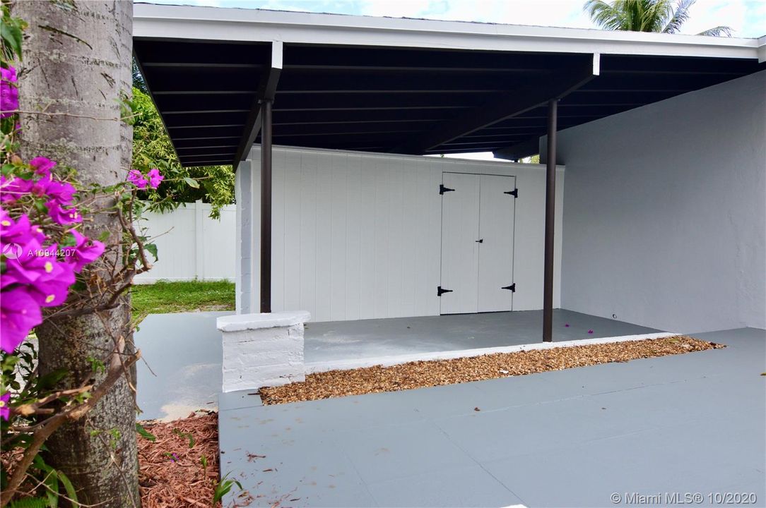 Vendido Recientemente: $369,900 (4 camas, 2 baños, 1740 Pies cuadrados)