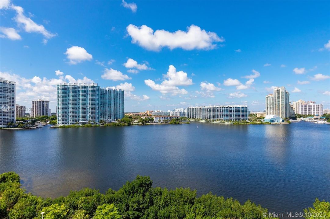 Recently Rented: $13,900 (3 beds, 4 baths, 2979 Square Feet)