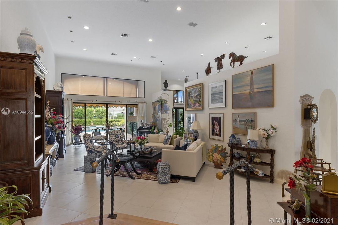 Vendido Recientemente: $1,319,400 (4 camas, 4 baños, 4446 Pies cuadrados)