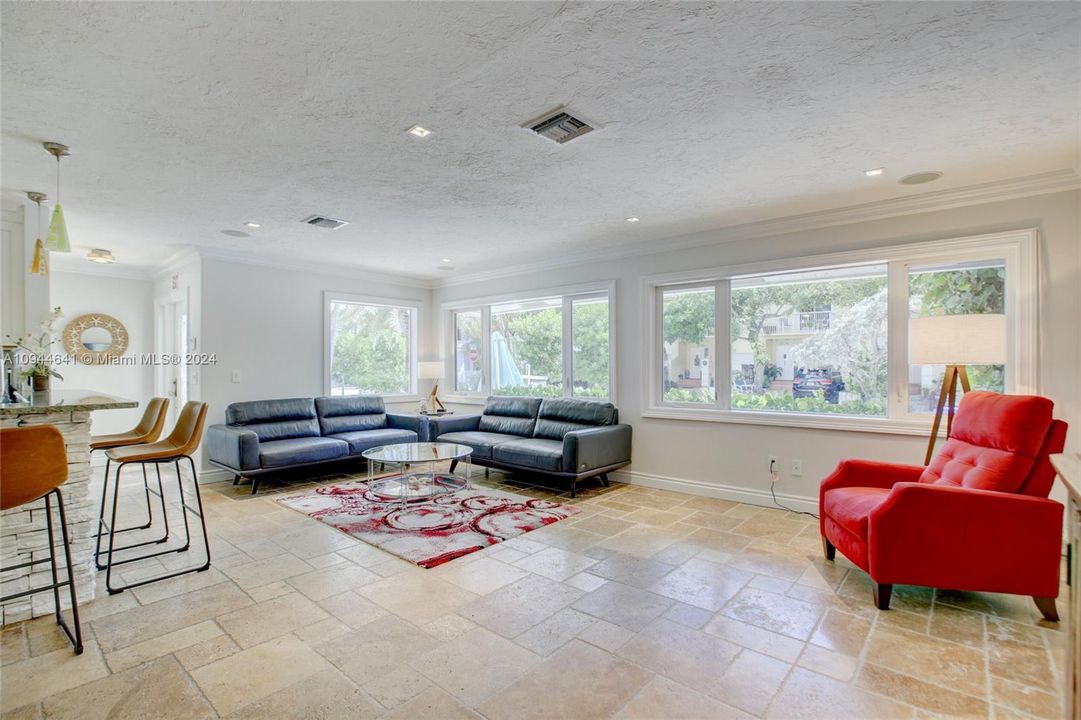 For Rent: $8,550 (2 beds, 2 baths, 1400 Square Feet)