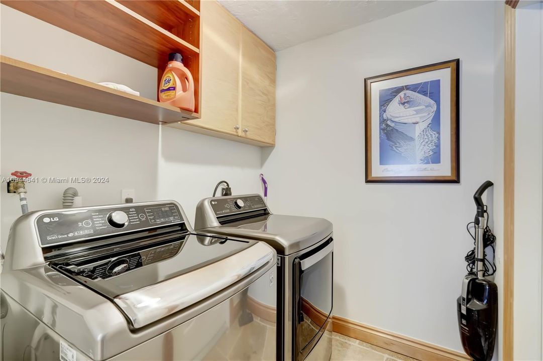 For Rent: $8,550 (2 beds, 2 baths, 1400 Square Feet)