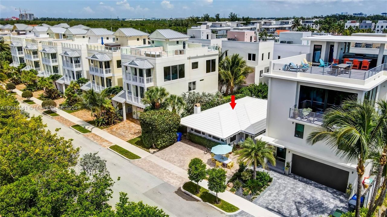 For Rent: $8,550 (2 beds, 2 baths, 1400 Square Feet)