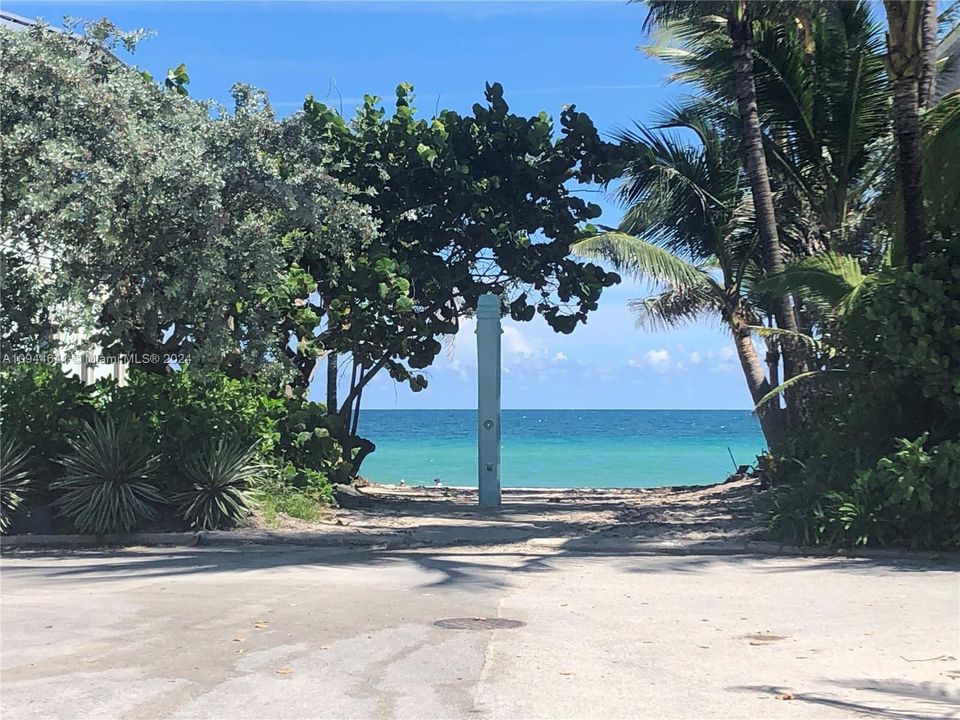 For Rent: $8,550 (2 beds, 2 baths, 1400 Square Feet)