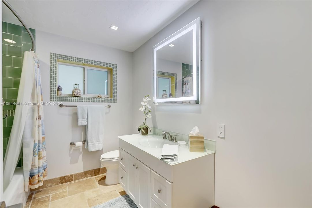 For Rent: $8,550 (2 beds, 2 baths, 1400 Square Feet)