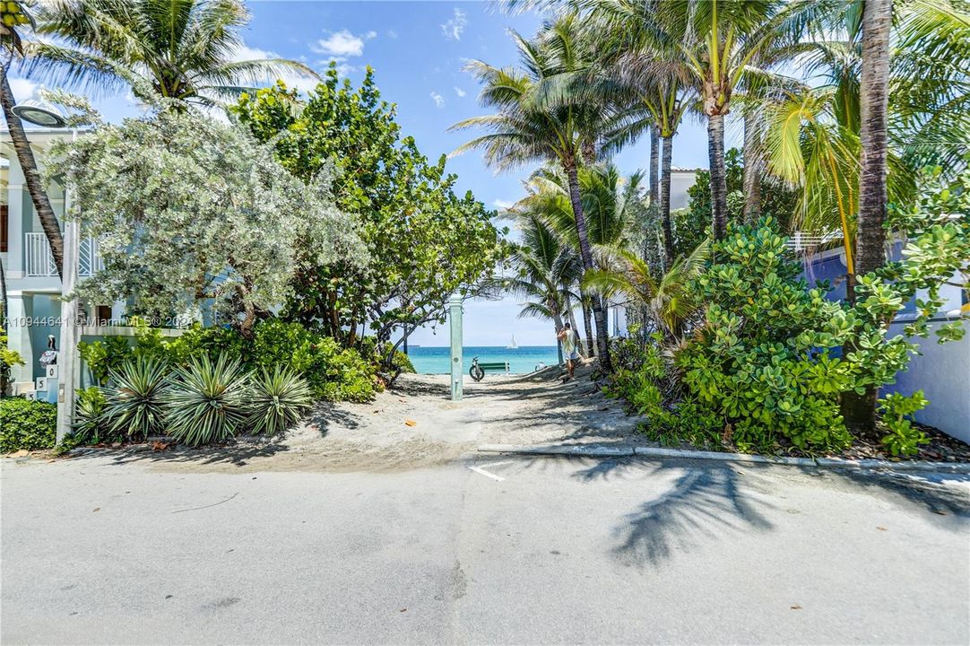 For Rent: $8,550 (2 beds, 2 baths, 1400 Square Feet)