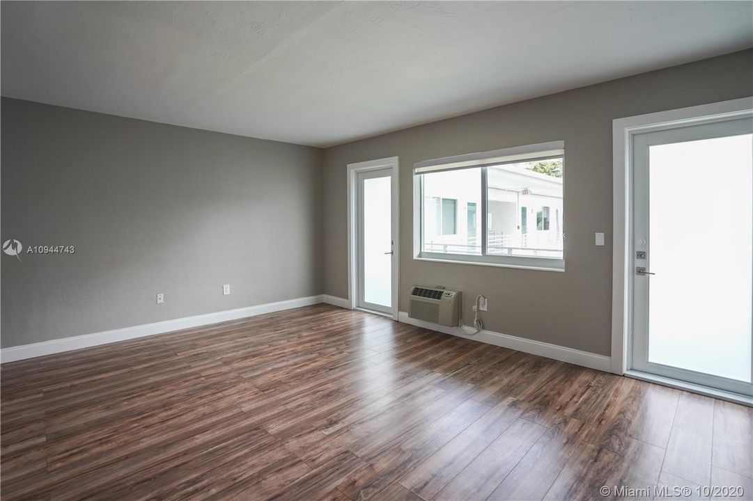 Recently Rented: $1,200 (0 beds, 1 baths, 550 Square Feet)