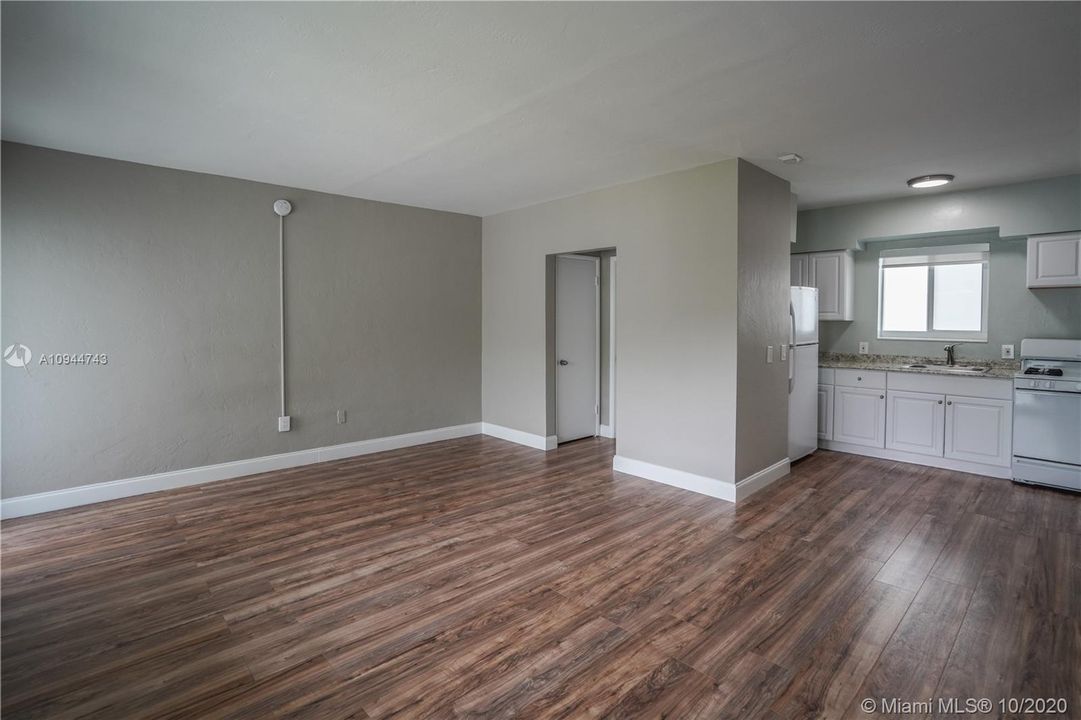 Recently Rented: $1,200 (0 beds, 1 baths, 550 Square Feet)