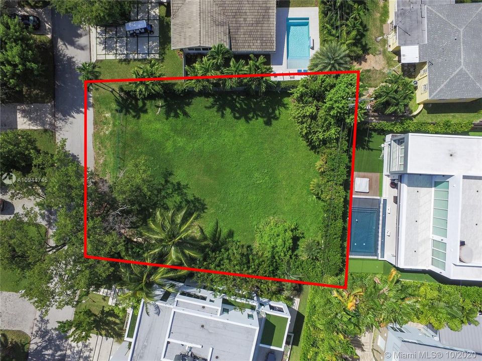 Recently Sold: $1,599,000 (0.18 acres)