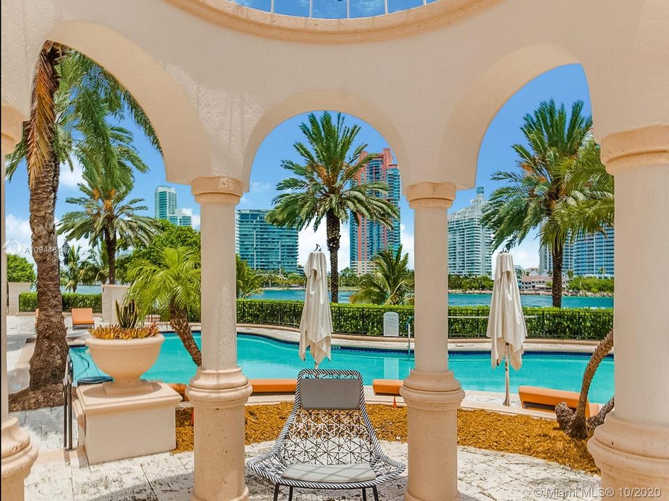 Recently Rented: $30,000 (4 beds, 4 baths, 3690 Square Feet)