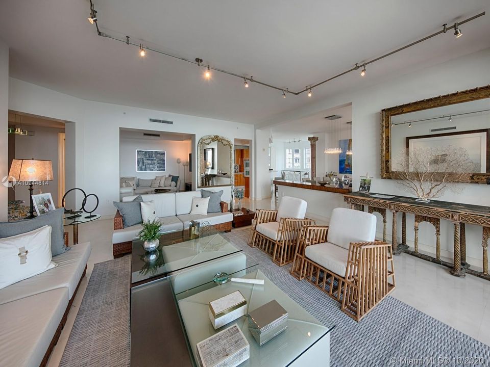 Recently Rented: $30,000 (4 beds, 4 baths, 3690 Square Feet)