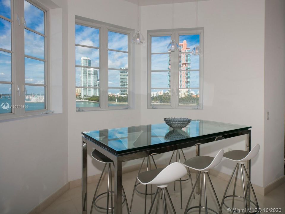 Recently Rented: $30,000 (4 beds, 4 baths, 3690 Square Feet)