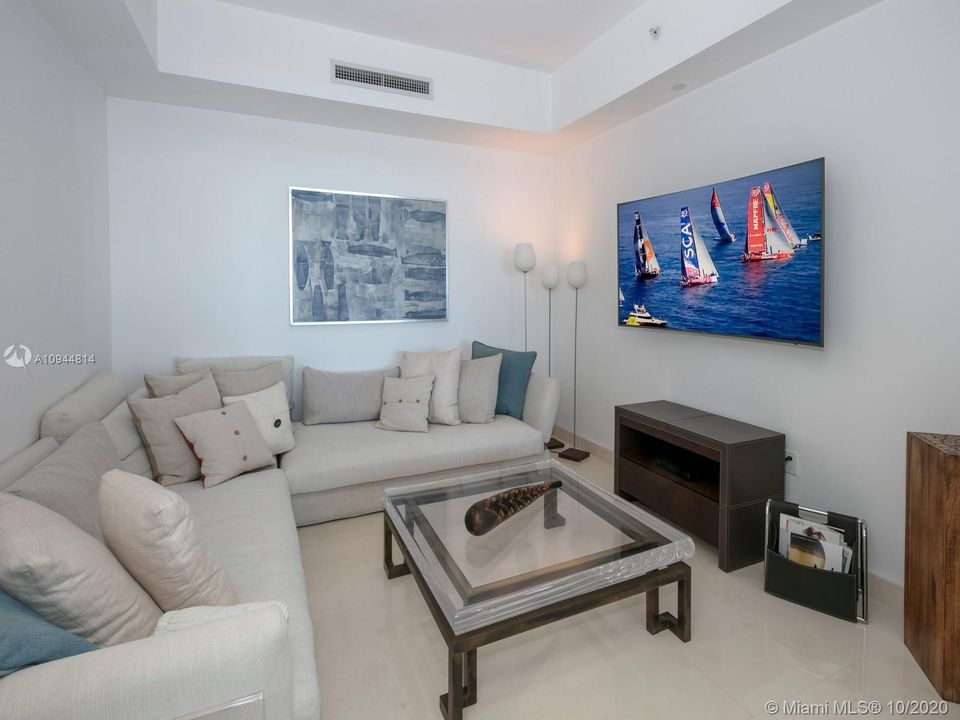 Recently Rented: $30,000 (4 beds, 4 baths, 3690 Square Feet)