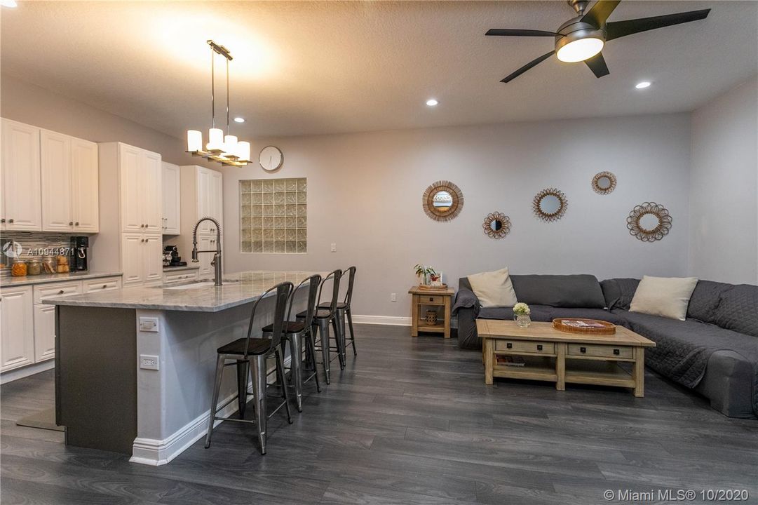 Recently Sold: $686,000 (4 beds, 2 baths, 2537 Square Feet)