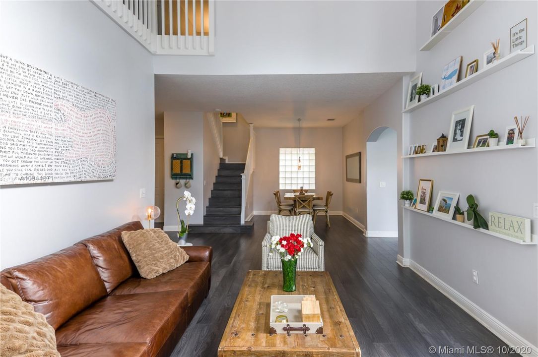 Recently Sold: $686,000 (4 beds, 2 baths, 2537 Square Feet)