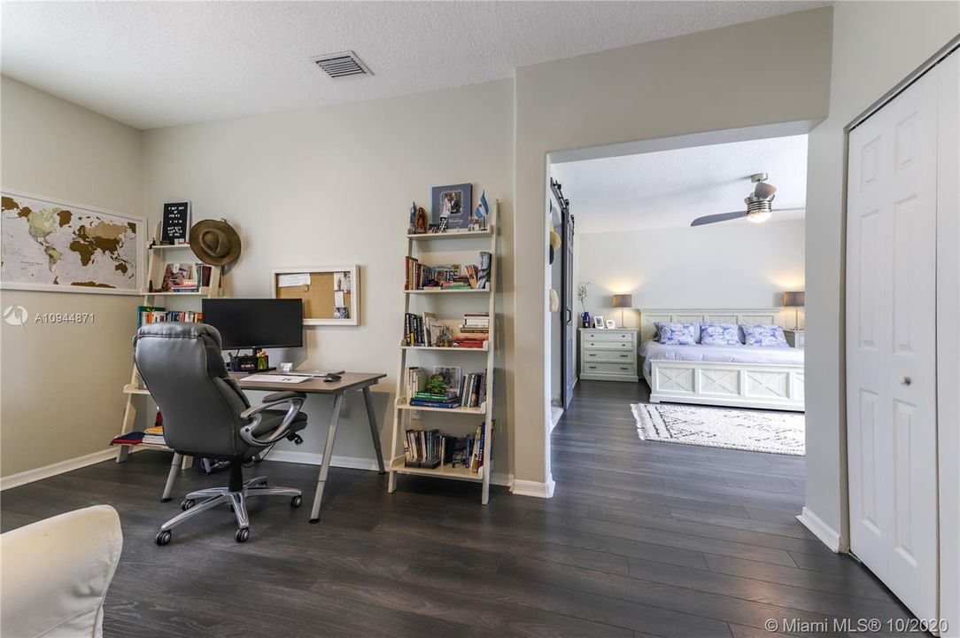 Recently Sold: $686,000 (4 beds, 2 baths, 2537 Square Feet)