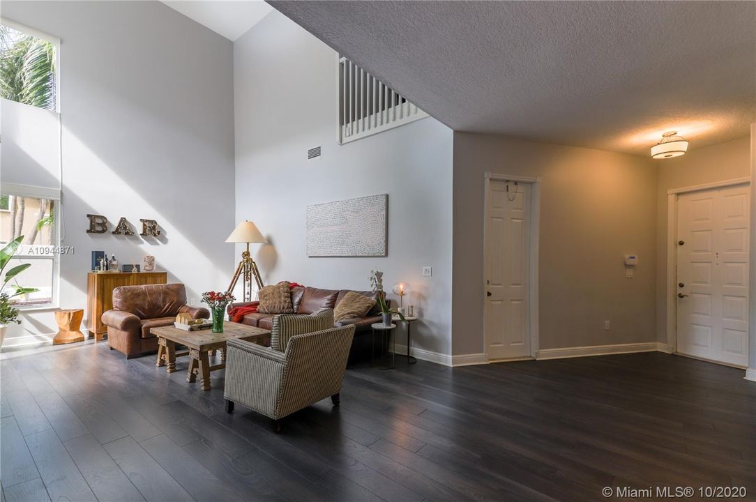 Recently Sold: $686,000 (4 beds, 2 baths, 2537 Square Feet)