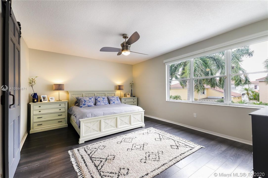 Recently Sold: $686,000 (4 beds, 2 baths, 2537 Square Feet)