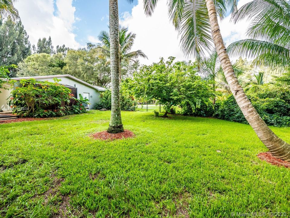 Vendido Recientemente: $695,000 (3 camas, 2 baños, 2193 Pies cuadrados)