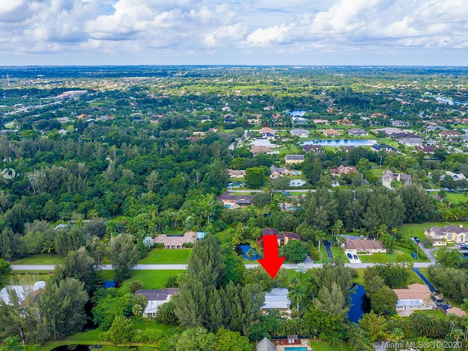 Vendido Recientemente: $695,000 (3 camas, 2 baños, 2193 Pies cuadrados)