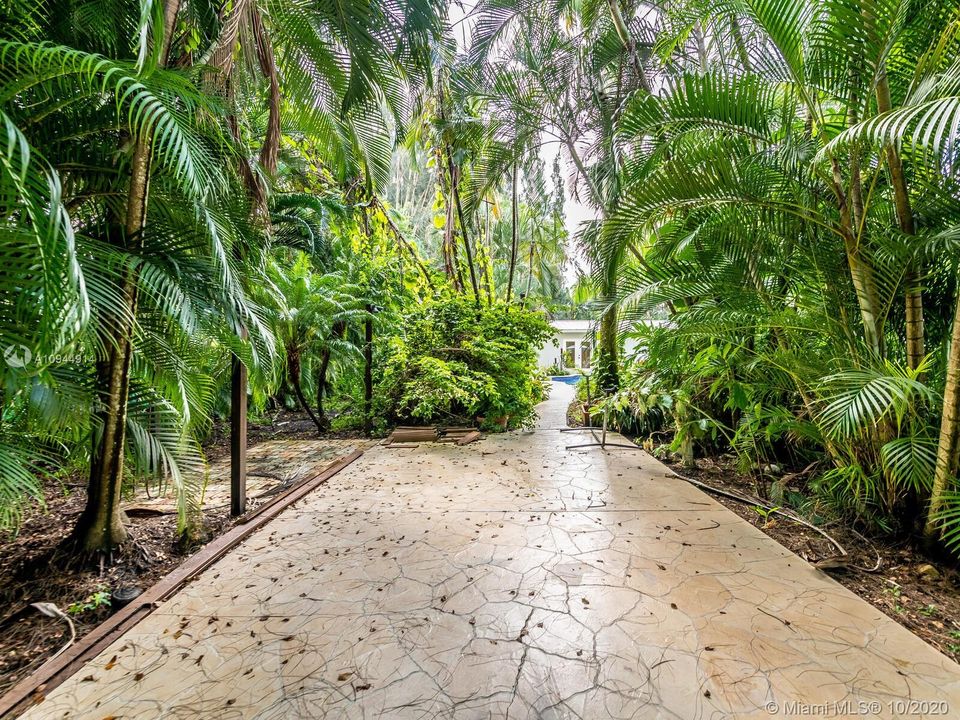 Vendido Recientemente: $695,000 (3 camas, 2 baños, 2193 Pies cuadrados)