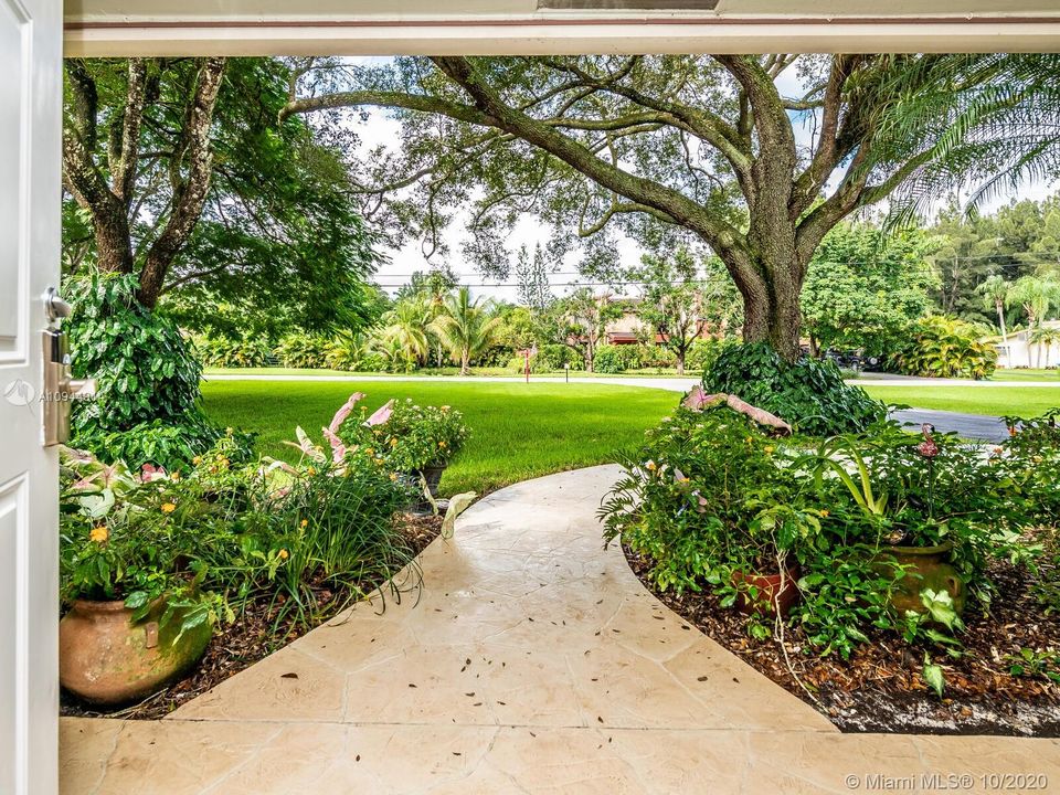 Vendido Recientemente: $695,000 (3 camas, 2 baños, 2193 Pies cuadrados)