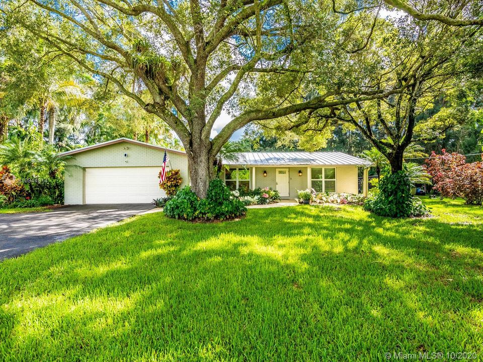 Vendido Recientemente: $695,000 (3 camas, 2 baños, 2193 Pies cuadrados)