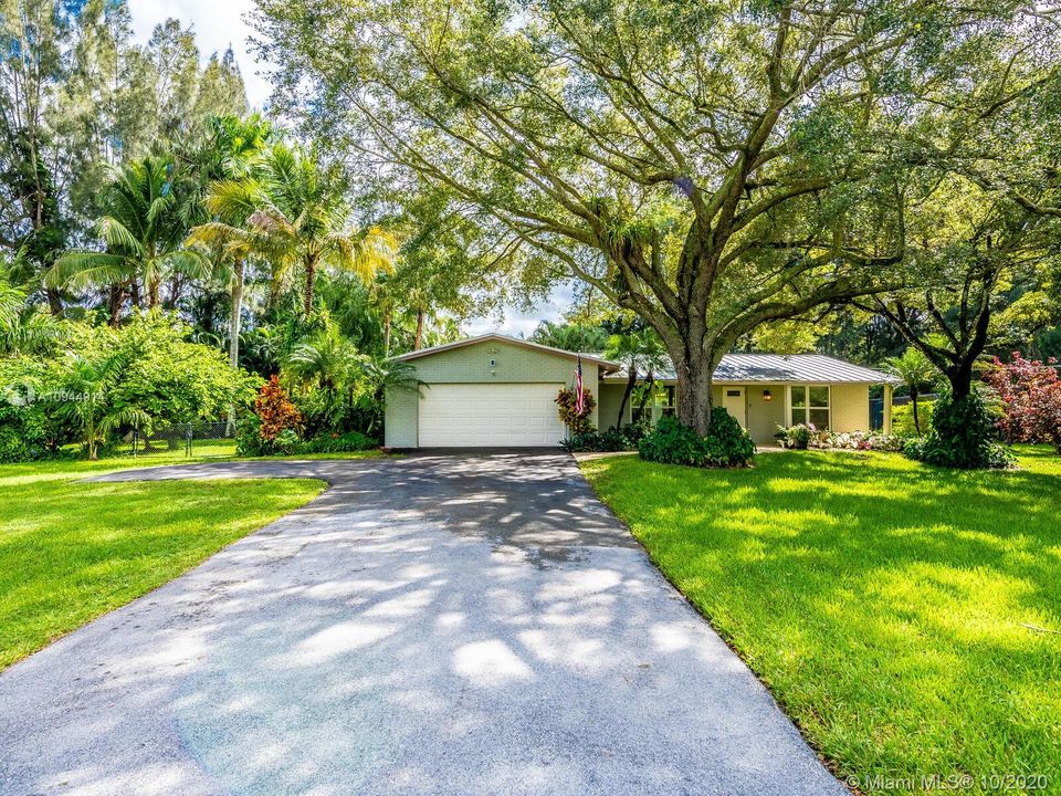 Vendido Recientemente: $695,000 (3 camas, 2 baños, 2193 Pies cuadrados)