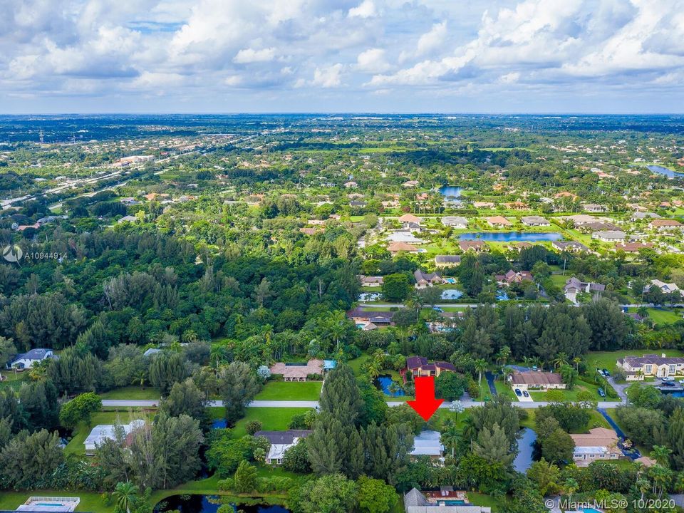 Vendido Recientemente: $695,000 (3 camas, 2 baños, 2193 Pies cuadrados)