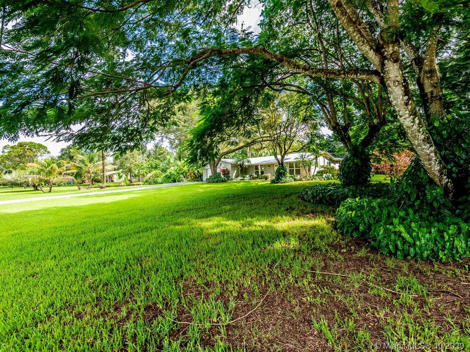 Vendido Recientemente: $695,000 (3 camas, 2 baños, 2193 Pies cuadrados)