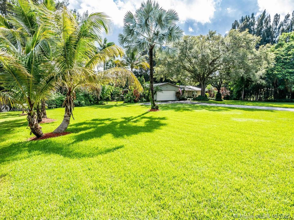 Vendido Recientemente: $695,000 (3 camas, 2 baños, 2193 Pies cuadrados)