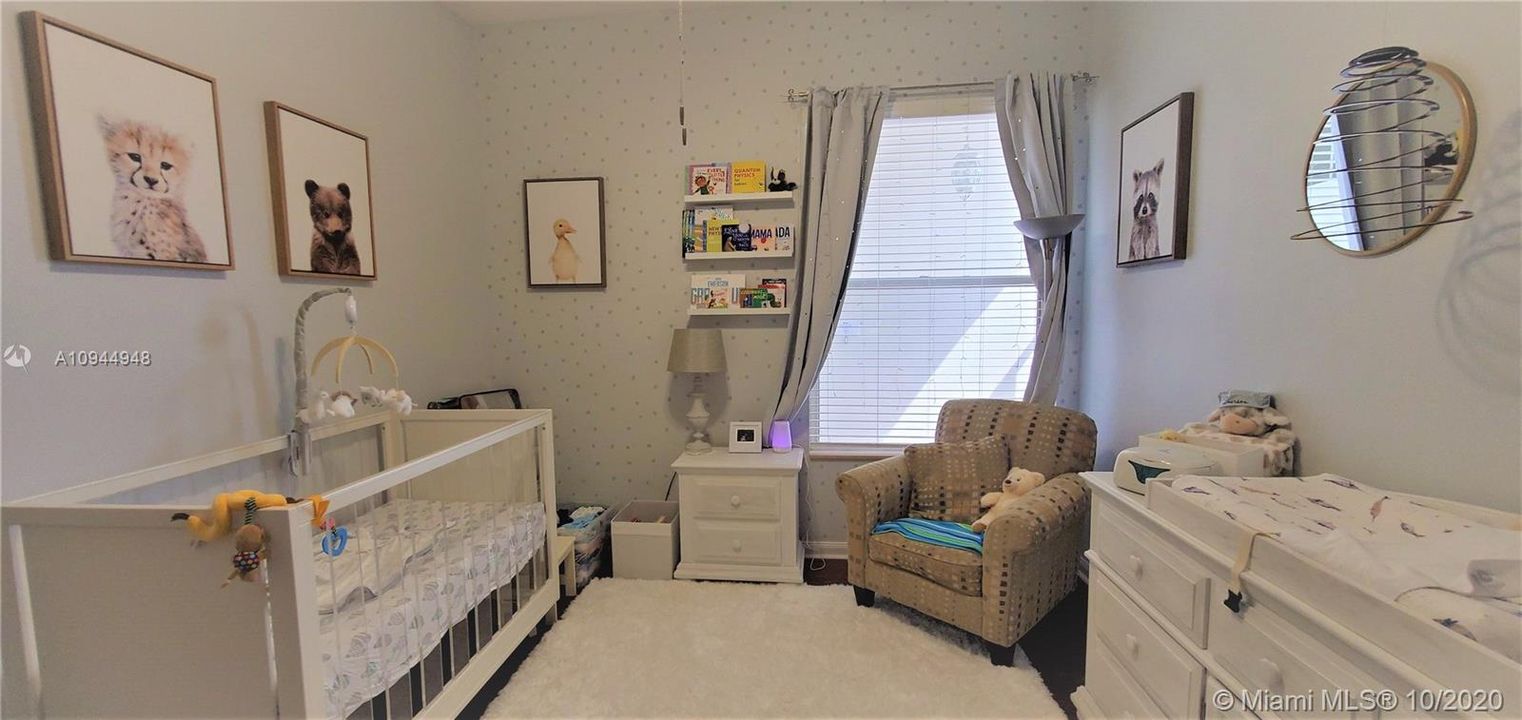 Recently Sold: $410,000 (3 beds, 2 baths, 1952 Square Feet)
