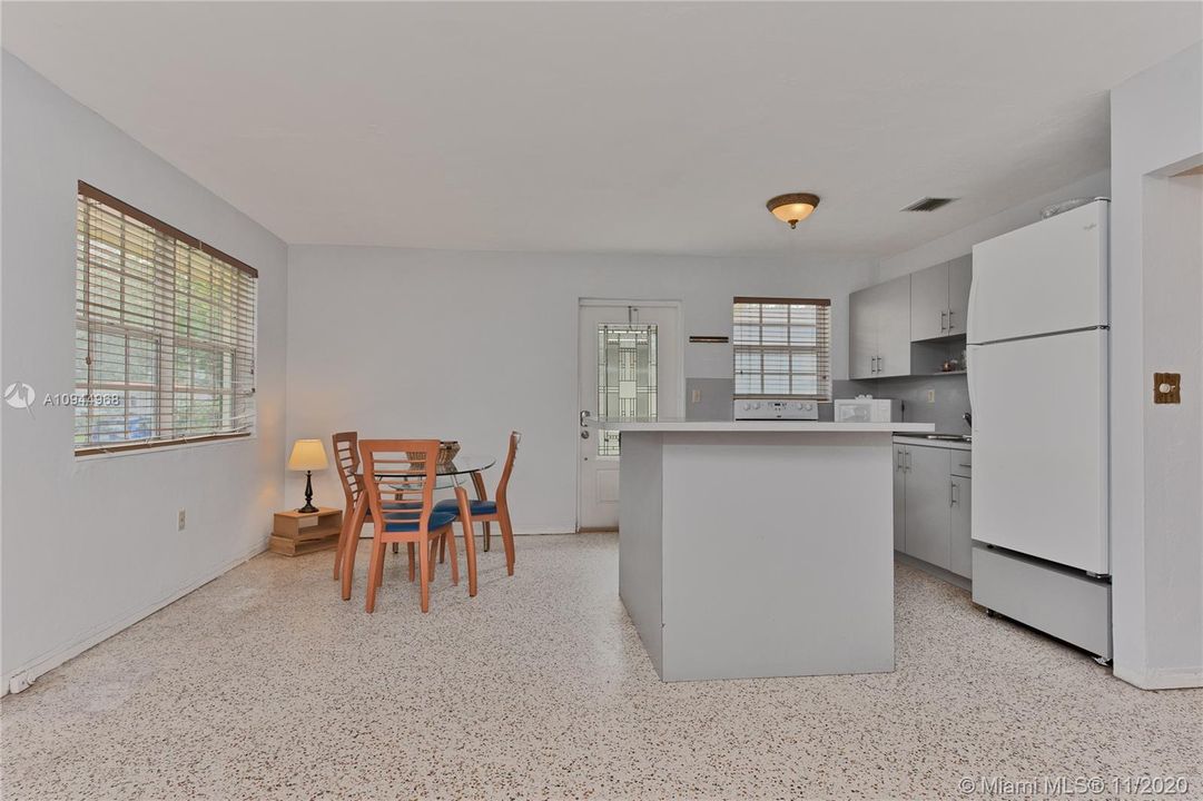 Kitchen | Dining room